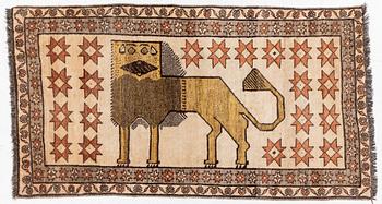 A rug, possibly Shiraz, c. 192 x 104 cm.