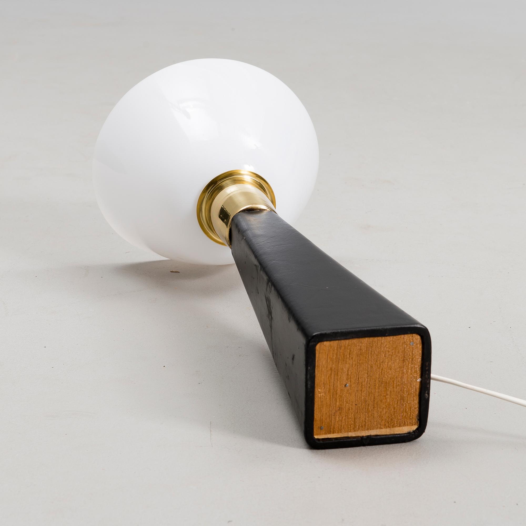 LISA JOHANSSON-PAPE, BORDSLAMPA. Tillverkare Orno. 1960-tal.