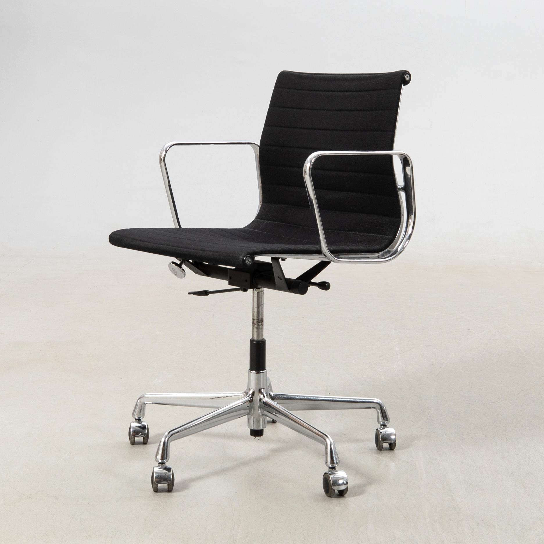 Charles & Ray Eames, office chair "EA 108" for Vitra.