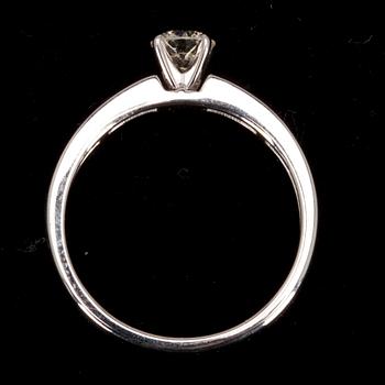 RING, 18K vitguld och diamanter. Europa 2000-tal. Vikt ca 2,5 g.
