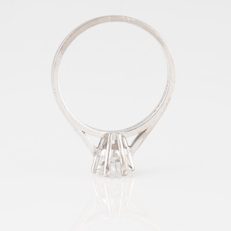 RING, med briljantslipad diamant 0.80 ct.