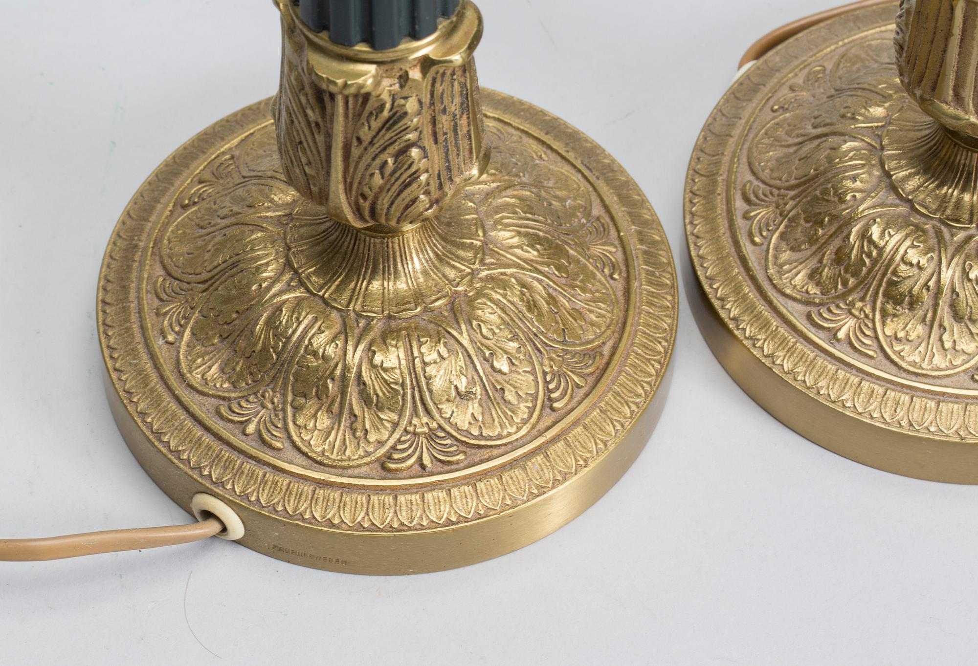 BORDSLAMPOR, ett par, empirestil. märkt  Made in Sweden,  1900-tal.