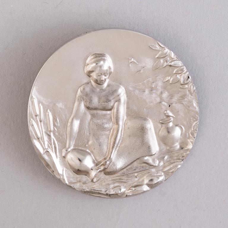 A commemorative platinum 999/1000 medallion, Carl XVI Gustaf, King of Sweden 1973, numbered 43/50, marked P. Lunde -73.