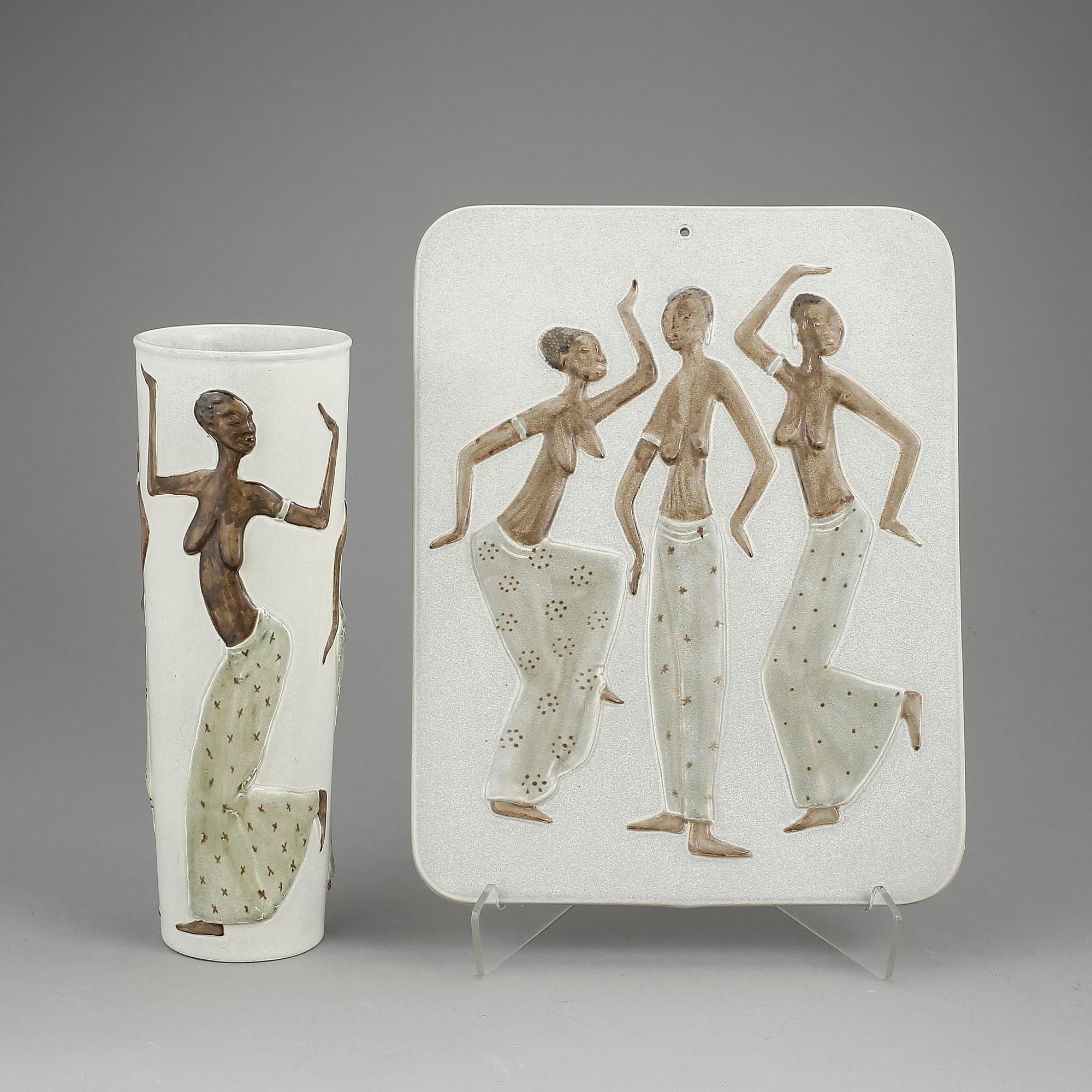 VÄGGPLAKETT samt VAS, keramik, Dorothy Clough, Upsala-Ekeby, 1900-talets mitt.