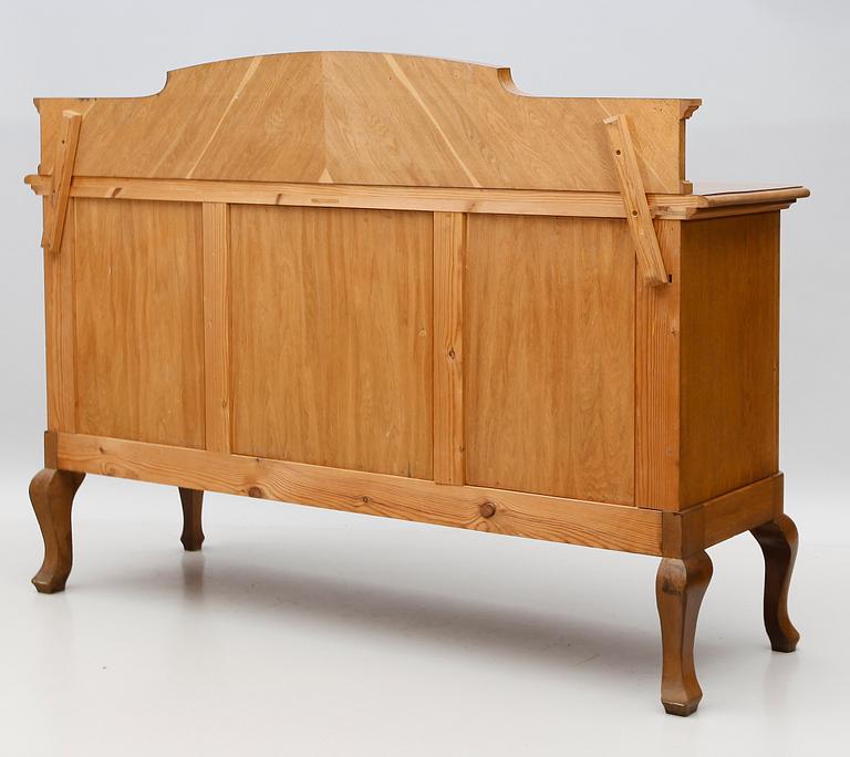 SIDEBOARD, 1900-talets första hälft.