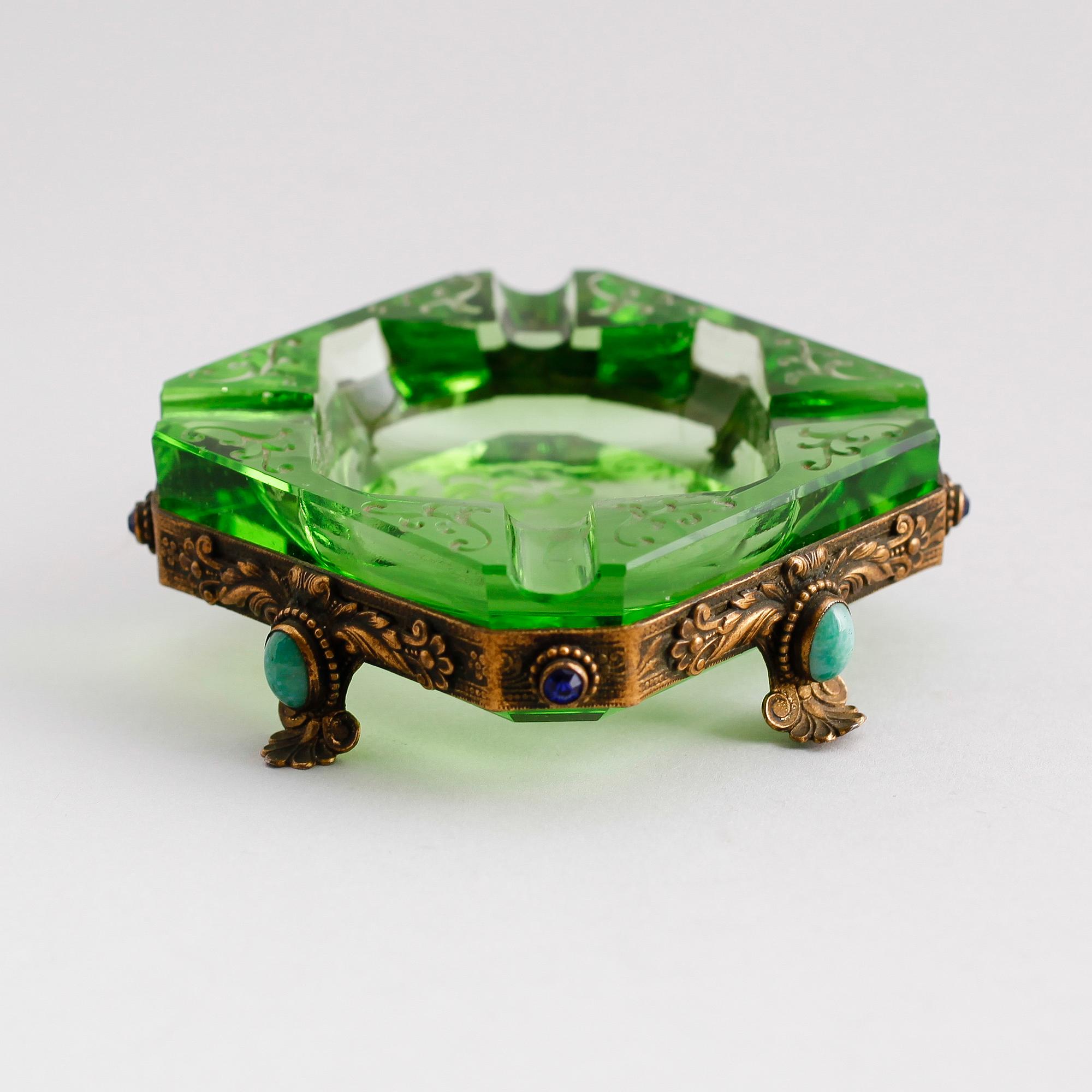 ASKFAT, grönt glas, sannolikt Heinrich Hoffman, 1900-talets första hälft.