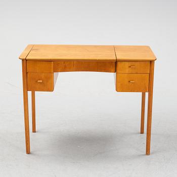 A birch dressing table by Carl Malmsten, with chair, mid 20th Century.