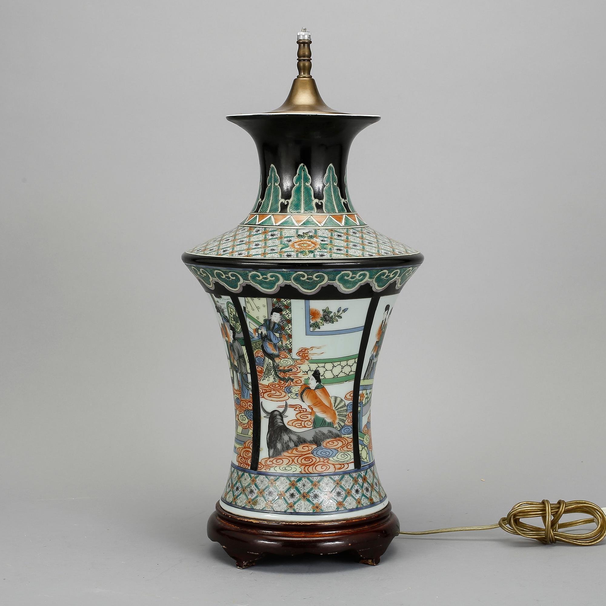 VAS/BORDSLAMPA, porslin, Kina, 1900-tal.