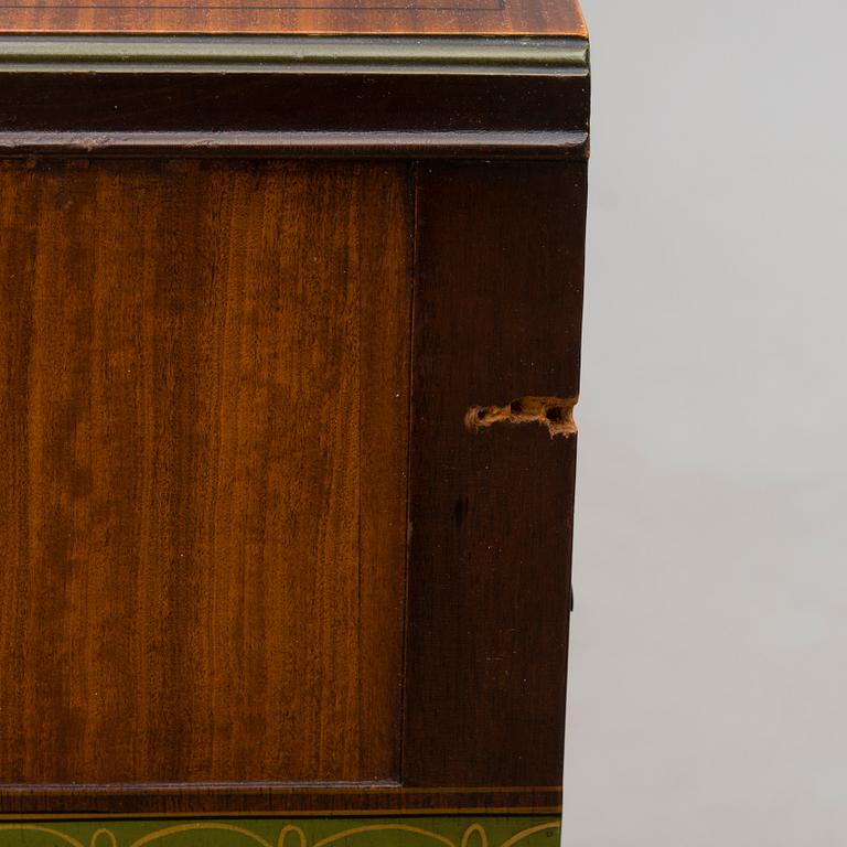 A chest of drawers from the John Widdicomb Furniture, Grand Rapids Michigan, USA, first half of the 20th Century.