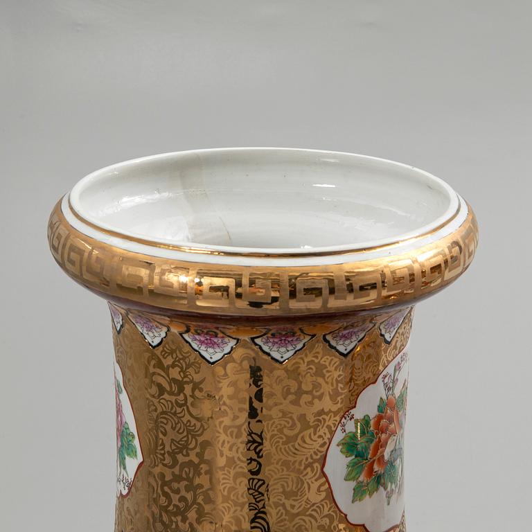 Floor vases, 1 pair, China, 19th/20th century.