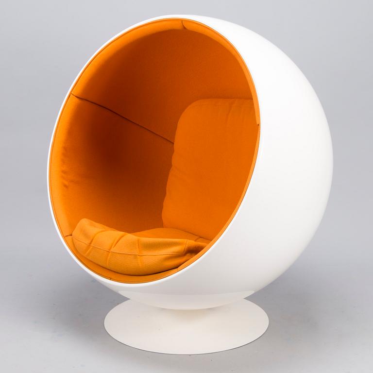 EERO AARNIO, 'Ball Chair', Adelta. Model design year 1963.