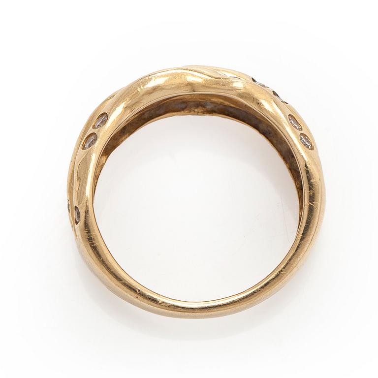 Ring, brilliant-cut diamonds, 14K gold.
