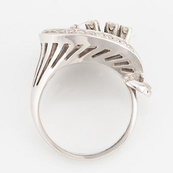 Ring, 18K white gold set with brilliant-cut and octagonal-cut diamonds.