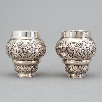 A FRENCH SILVER WEDDING BEAKER, 19th century. Weight ca 111 g.