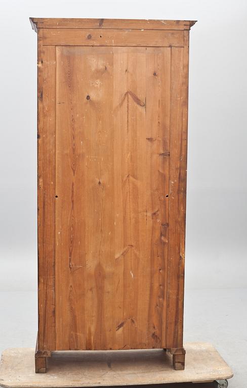 BOKSKÅP, nyrenässans. 1800-talets slut.