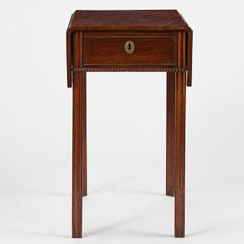 A Late gustavian mahogny table.