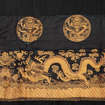 An embroidered silk drape / panel, Qing dynasty.