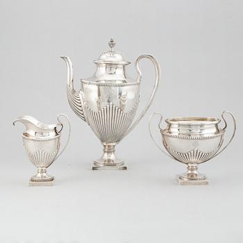 Kaffeservis, 3 delar, silver, gustaviansk stil, Suomen Kultasepät Oy, Åbo, Finland 1917.