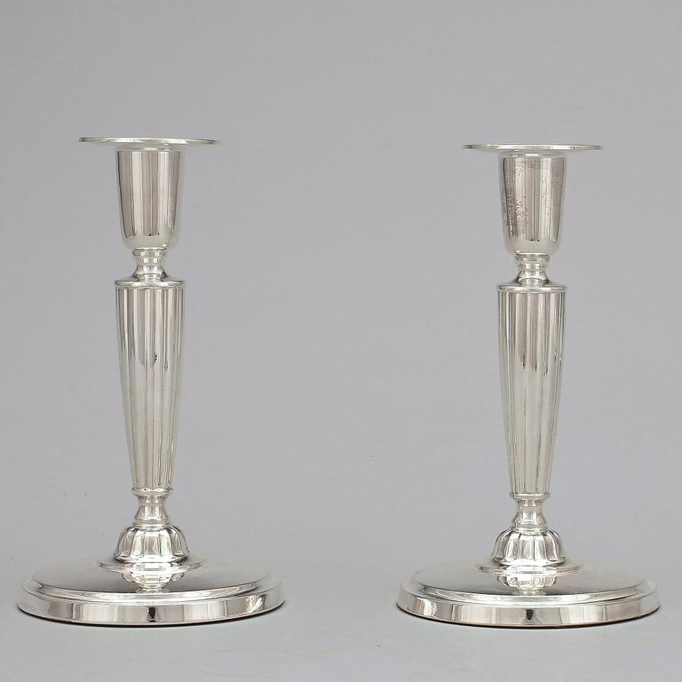 LJUSSTAKAR, ett par, silver, CG Hallberg, Stockholm, 1955.