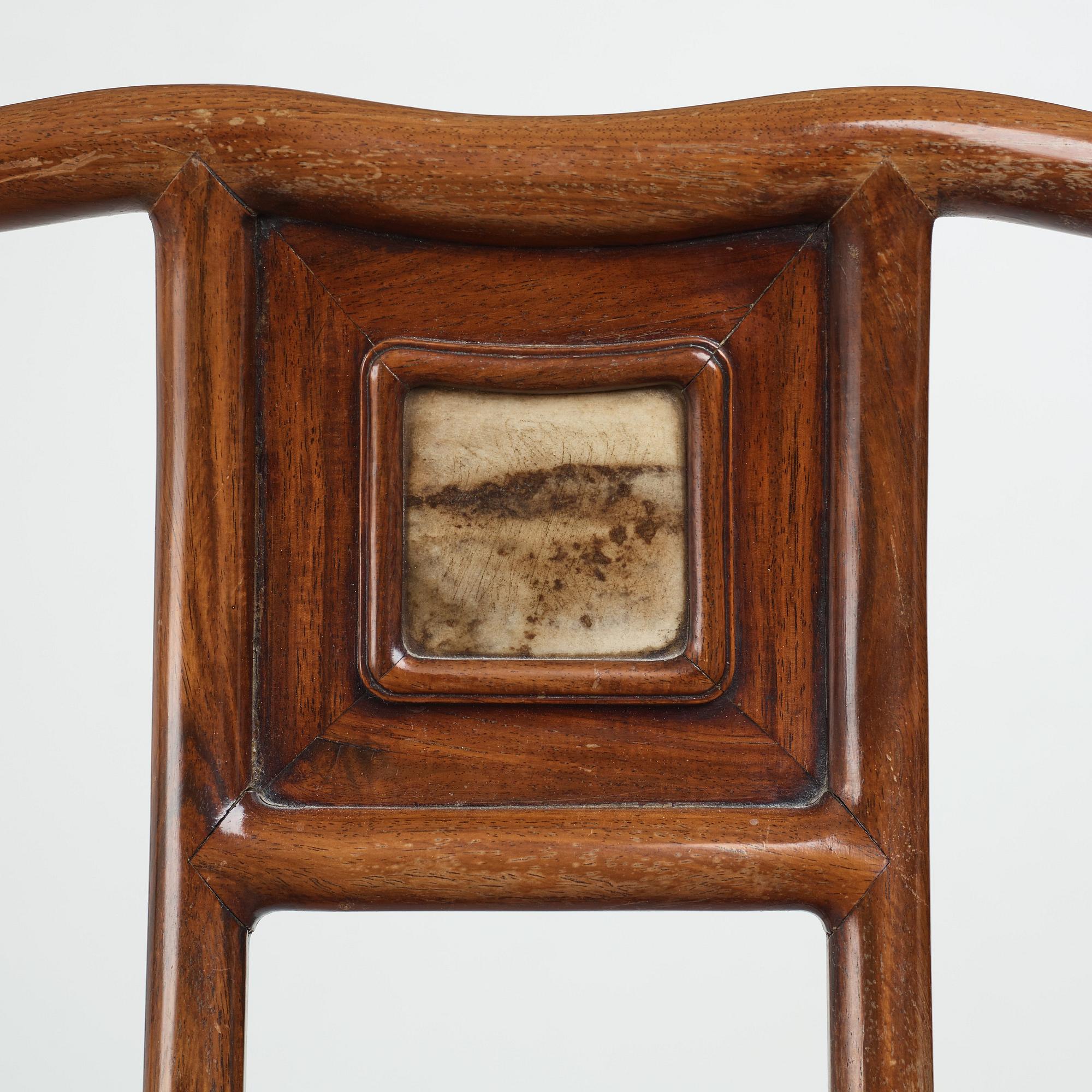 KARMSTOL, hardwood. Troligen sen Qingdynasti.