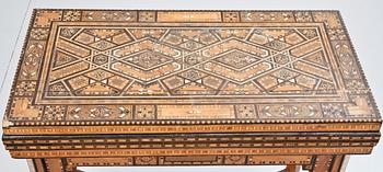 SPELBORD, orientaliskt, 1900-talets första hälft.