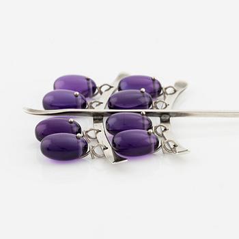 Vivianna Torun Bülow-Hübe, a necklace with a pendant, No. 160 and No. 35, sterling silver  with amethyst, for Georg Jensen, Copenhagen.