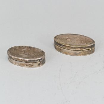 8 boxes, silver and brass, 19th/20th century.