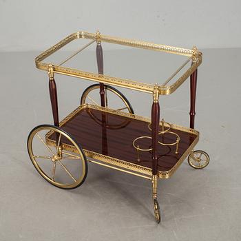 SERVERINGSVAGN, 1900-talets senare del.
