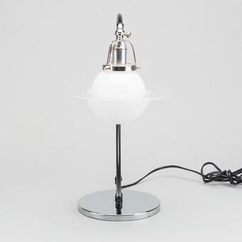 BORDSLAMPA, Saturnus-modell 1900-talets andra hälft.