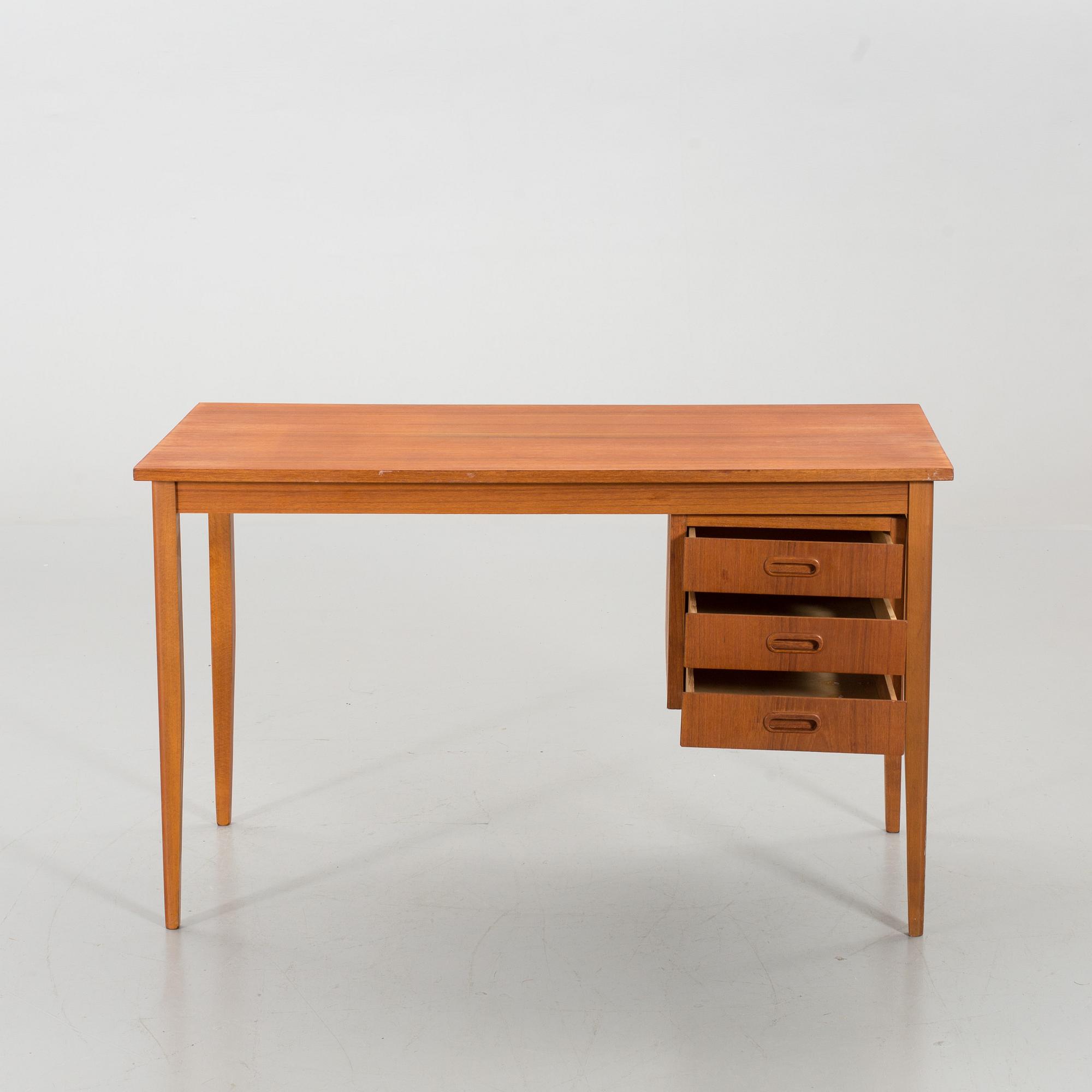 SKRIVBORD, teak, 1900-talets mitt/andra hälft.