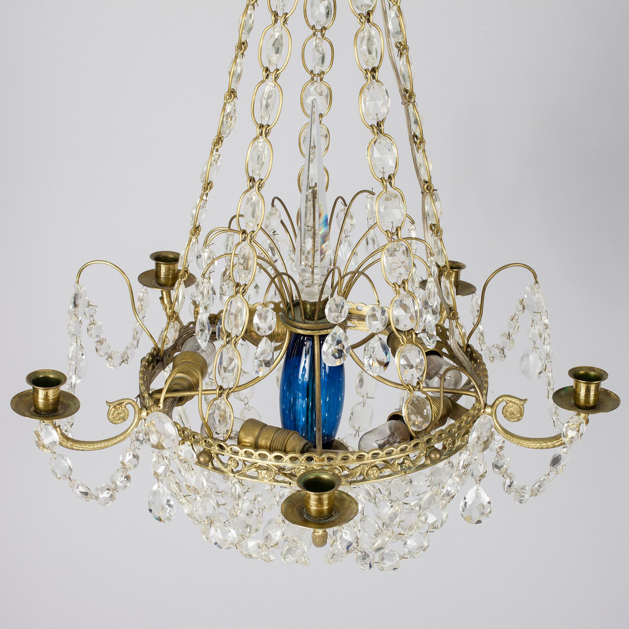 TAKKRONA, gustaviansk stil, 1900-talets senare hälft. Höjd 83 cm.
