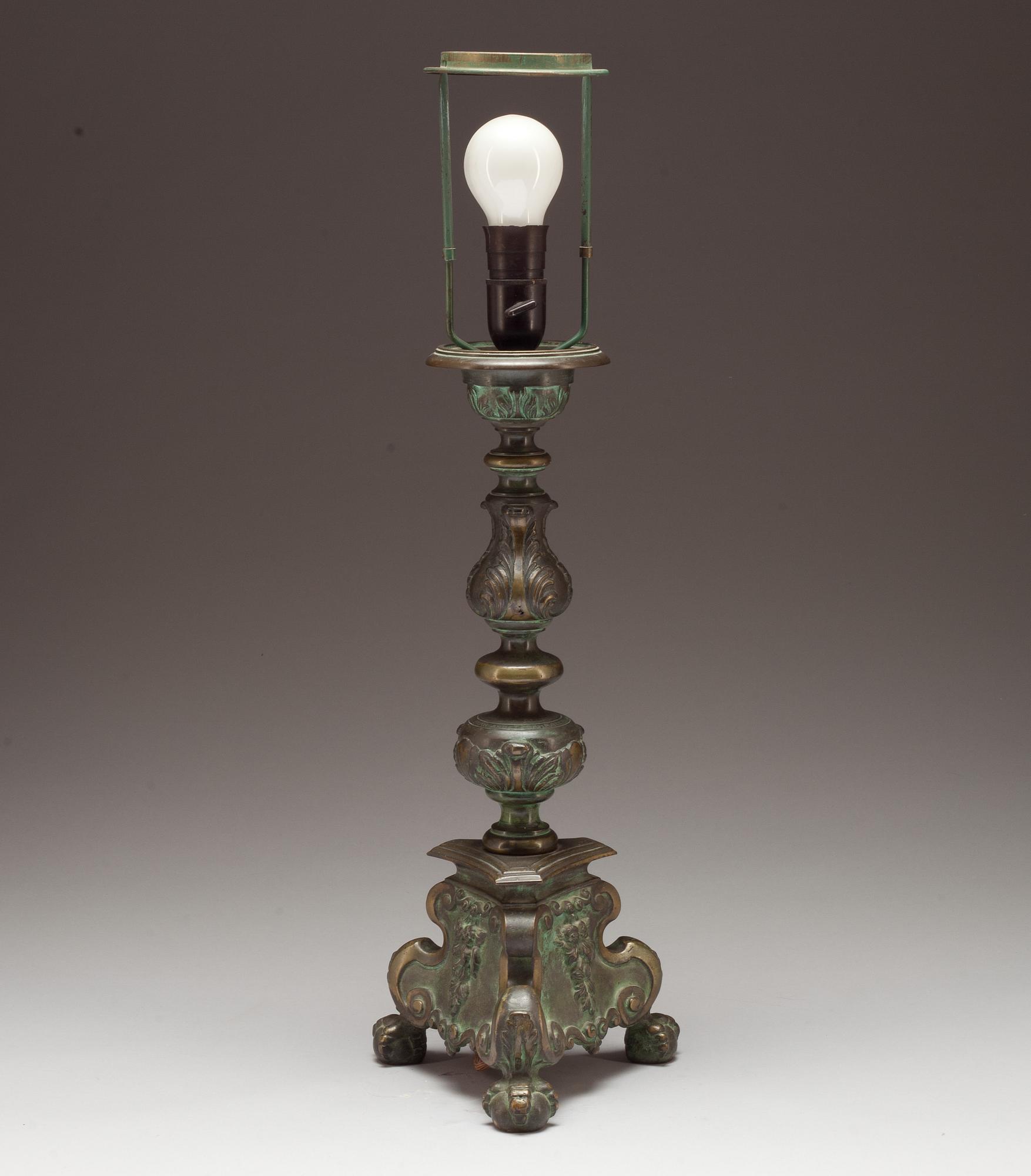 BORDSLAMPA, brons. Barockstil, 1900-talets första hälft.