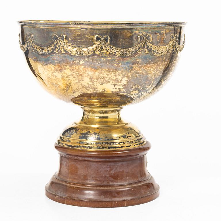 C.G. Hallberg, A silver gilt bowl, Stockholm 1915.
