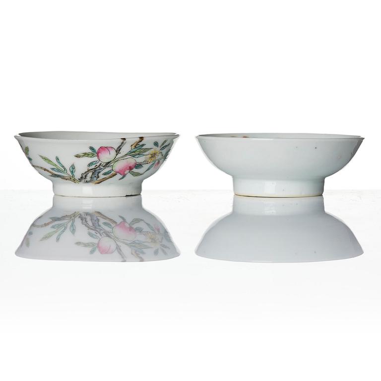 A set of six (5+1) small Chinese 'peaches' dishes, late Qing dynasty/Republic.