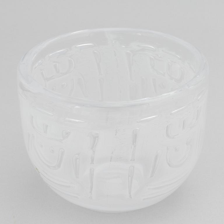 Bengt Edenfalk, a 'Thalatta' glass bowl, Skruf, signed.