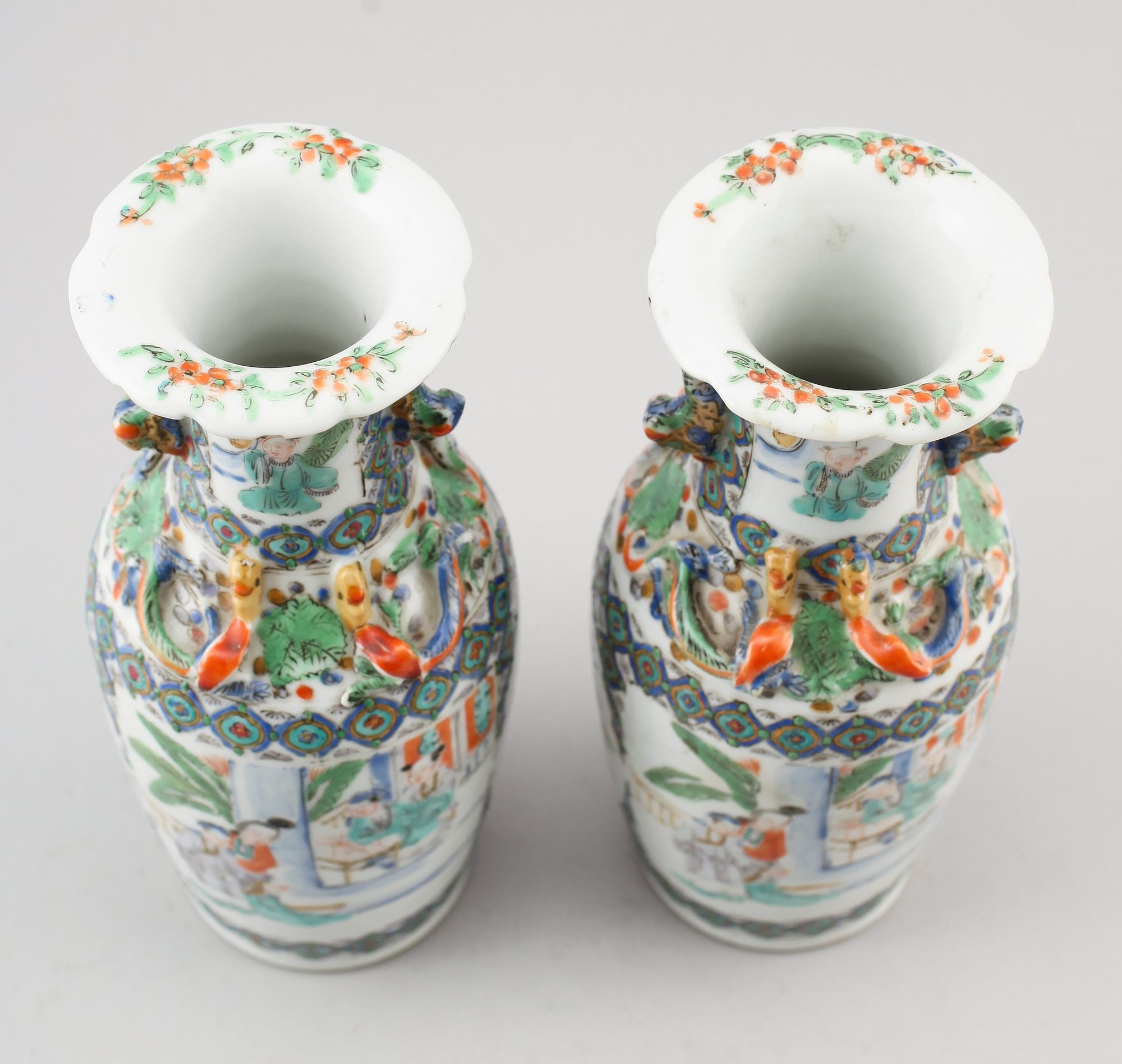 VASER, 1 par, porslin, Kina, Kanton, 1800-talets mitt.