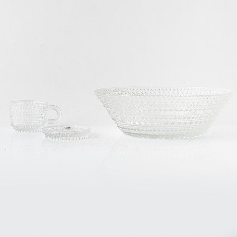 Oiva Toikka, 38 pieces of a 'Kastelhelmi' glassservice, Finland.