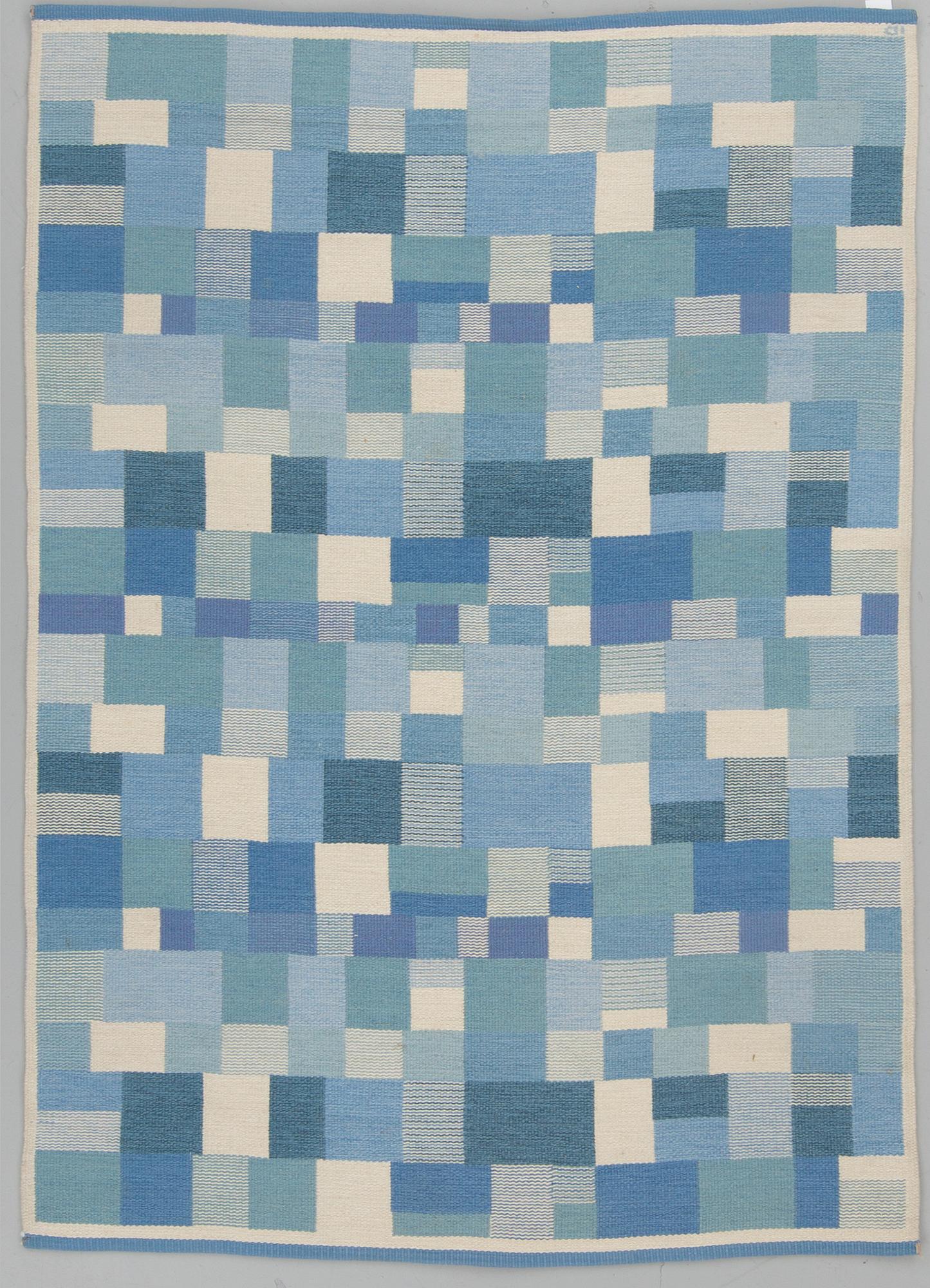 MATTA, maskinvävd, dubbelsidig, signerad ID (Ingrid Dessau). Ca 226 x 159 cm.