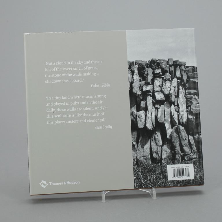 SEAN SCULLY, fotobok samt fotografi, C-Print, signerad och daterad -05, numrerad 29/100.