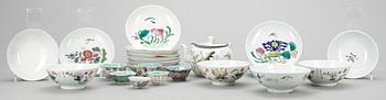 PARTI KINAPORSLIN, 13 delar, 1800-1900-tal.