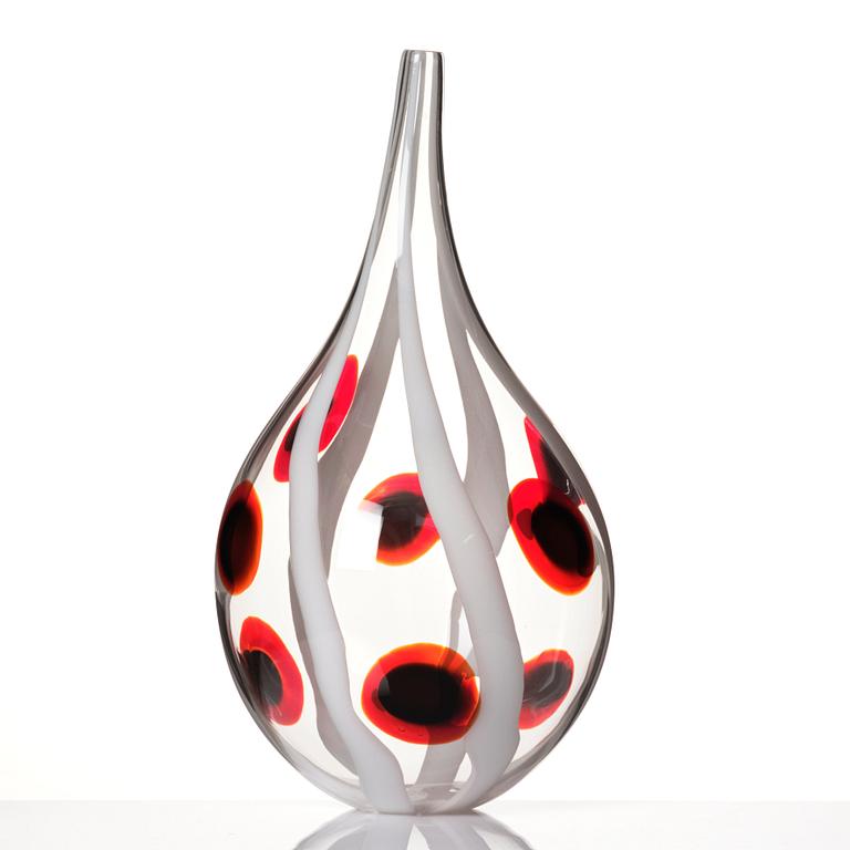 Ann Wåhlström, a glass vase, "Bulb XIII", Tacoma glass studio, Seattle, USA, 2006.