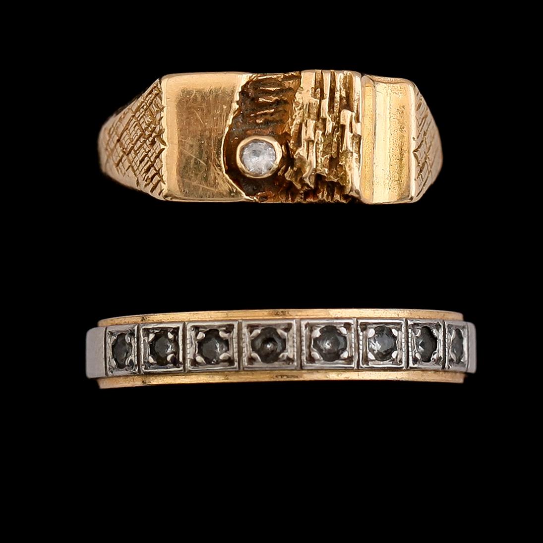 RINGAR OCH HÄNGE, 18 k guld, vita stenar. Total vikt 14,2 g.