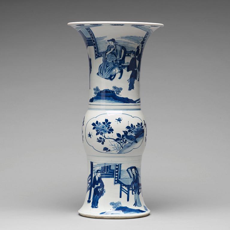 VAS, porslin. Qingdynasty, Kangxi (1662-1722).