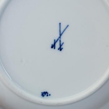 SERVISDELAR, 17 st, "Lökmönstret", främst, Český Porselan, märkta Meissen, Tjeckien.