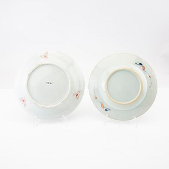 Plates, 2 pieces from the Qing Dynasty and Kangxi period (1662-1722) porcelain.