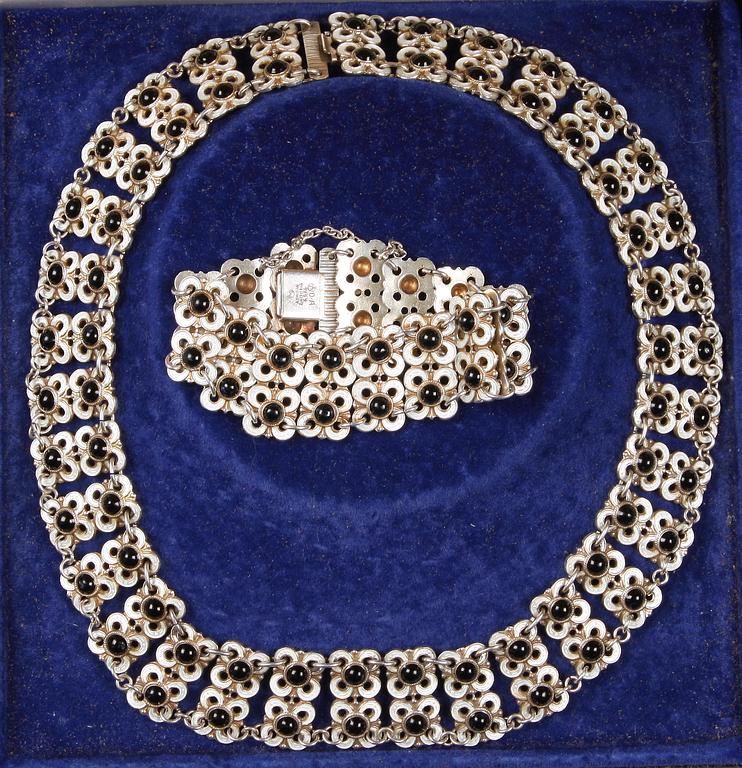 COLLIER samt ARMBAND, sterlingsilver och emalj, Willy Winnaess, David-Andersen, Norge, 1950-tal.