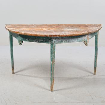 HALVMÅNEBORD, 1800-tal.