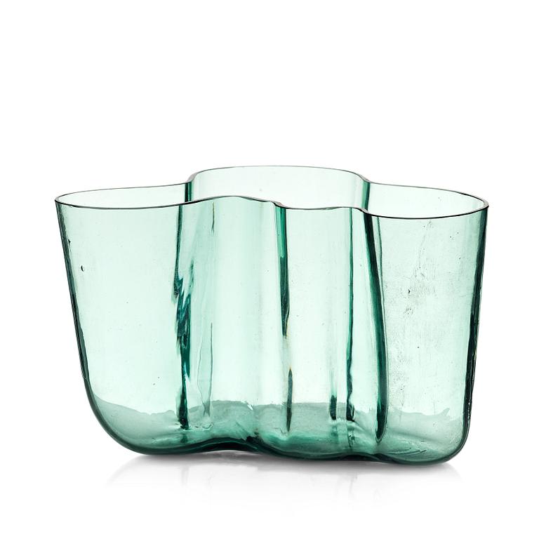 Alvar Aalto, a green tinted glass vase, Karhula, Finland ca 1937-49, model 9750.