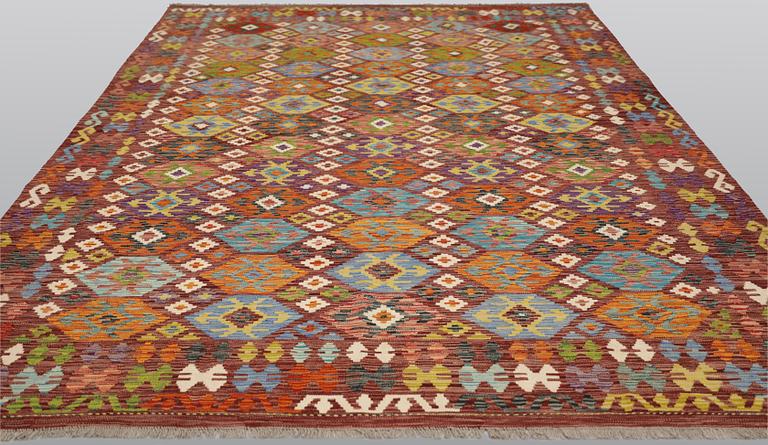 A Kilim carpet, approx. 345 x 256 cm.