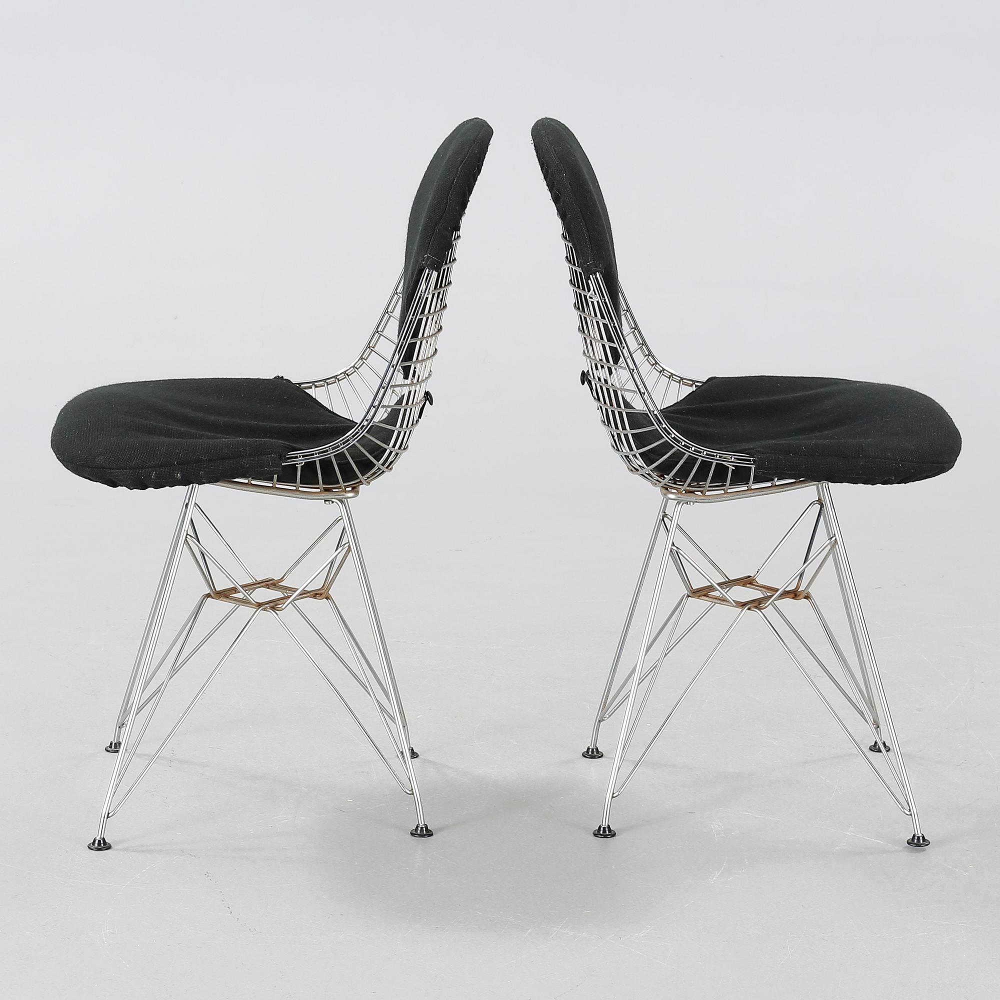 A pair of chairs, "DKR", by Charles & Ray Eames for Herman Miller, USA, around mid 20th century.
